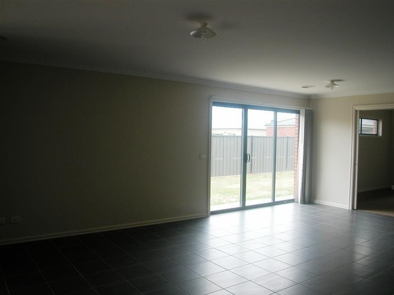 3 Raymond George Place, Lara VIC 3212