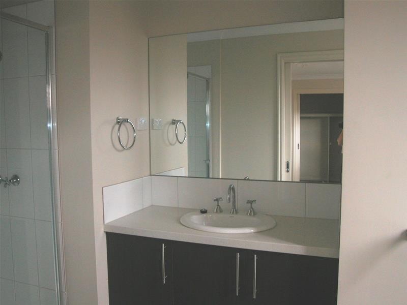 3 Raymond George Place, Lara VIC 3212