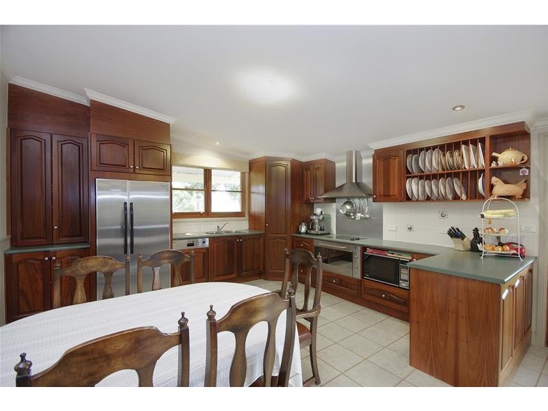 Tallaranie 240 Peak School Road, Lara VIC 3212