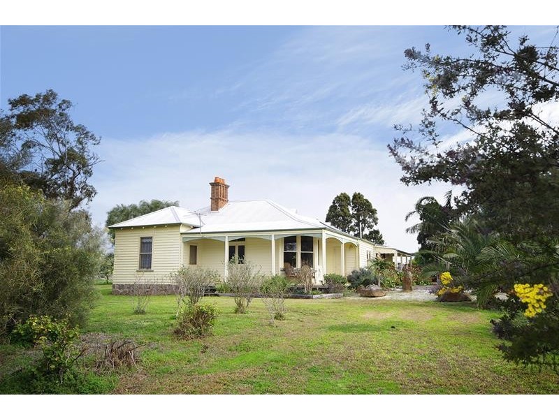 Tallaranie 240 Peak School Road, Lara VIC 3212