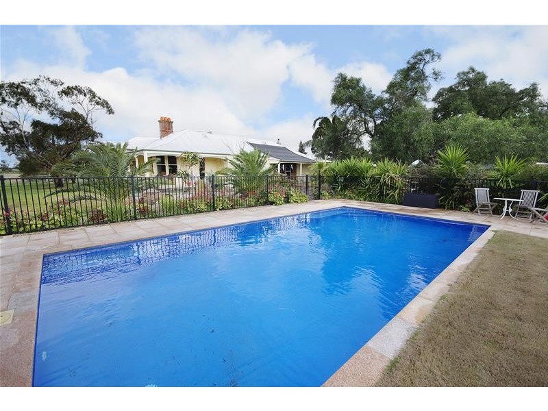 Tallaranie 240 Peak School Road, Lara VIC 3212