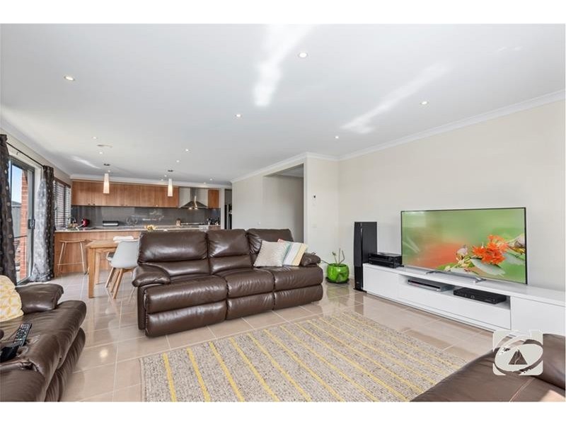 13 Weerana Way, Lara VIC 3212