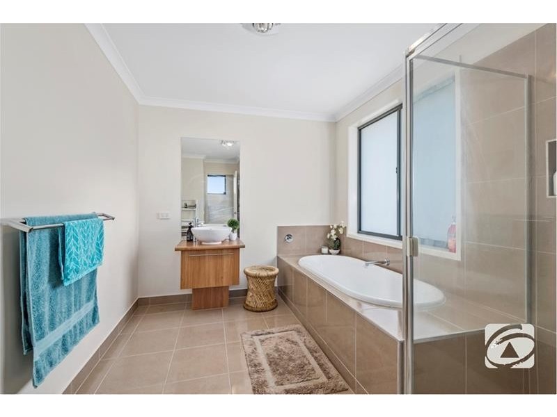 13 Weerana Way, Lara VIC 3212