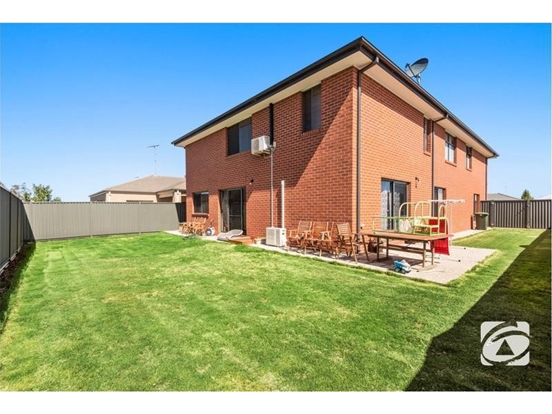 13 Weerana Way, Lara VIC 3212