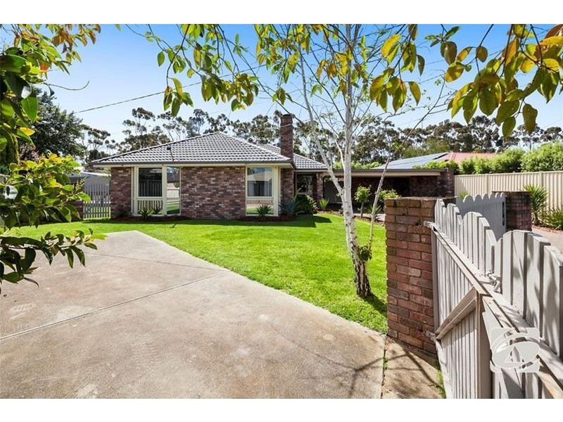 8 Anna Court, Lara VIC 3212