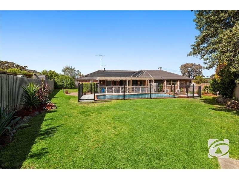 8 Anna Court, Lara VIC 3212