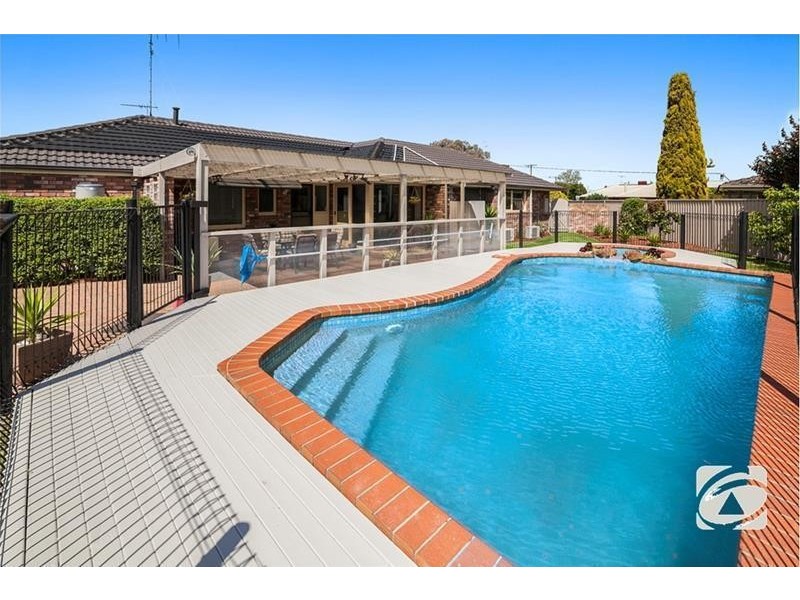 8 Anna Court, Lara VIC 3212