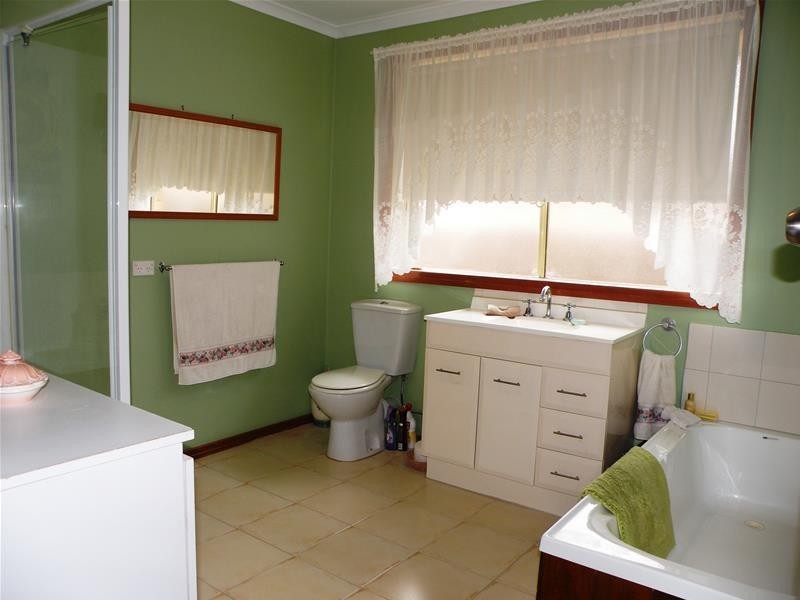 65 McClelland Avenue, Lara VIC 3212