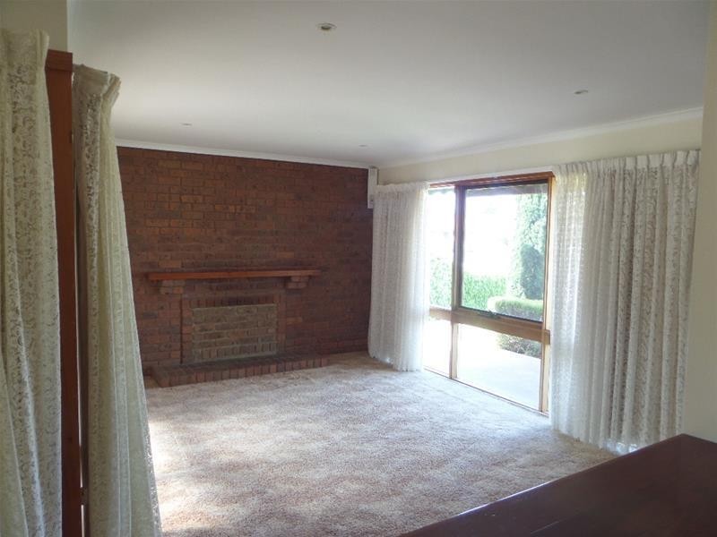 17 Cameron Crescent, Lara VIC 3212