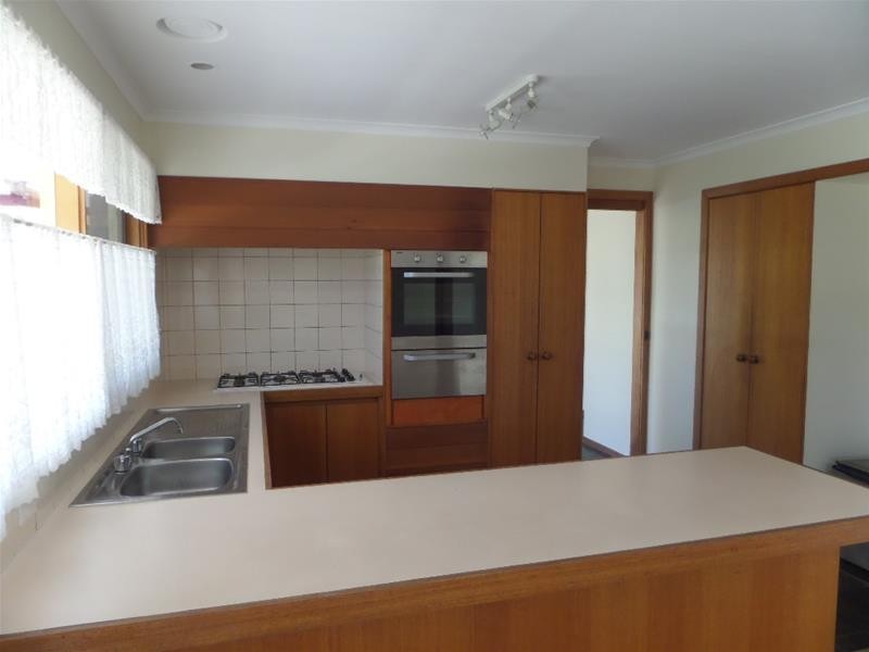 17 Cameron Crescent, Lara VIC 3212