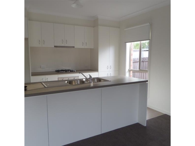 2/6 Waitara Grove, Norlane VIC 3214