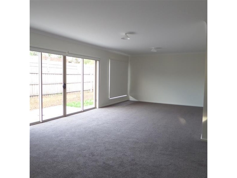 2/6 Waitara Grove, Norlane VIC 3214