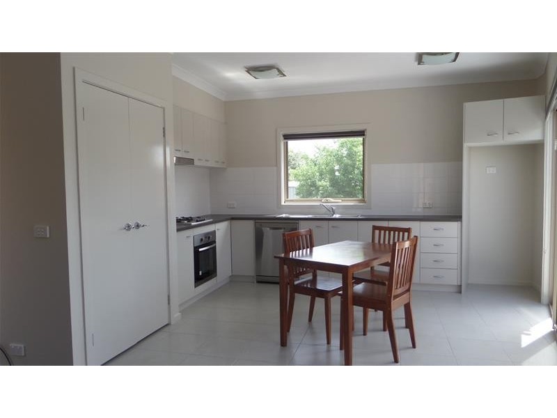 2/73 Benjamin Drive, Lara VIC 3212