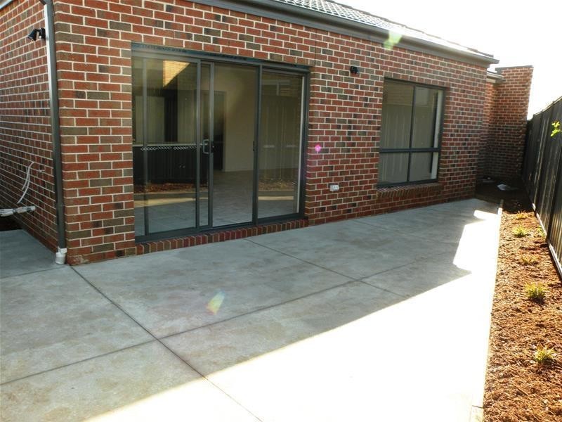 2/40 Benetti Drive, Lara VIC 3212