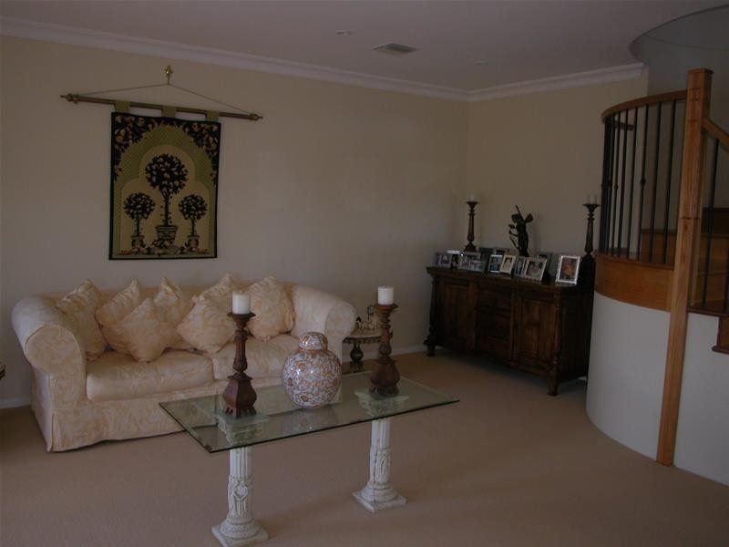 10 Osterlund Court, Lara VIC 3212