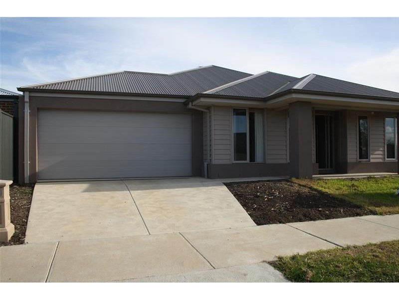 16 Bluebill Court, Lara VIC 3212