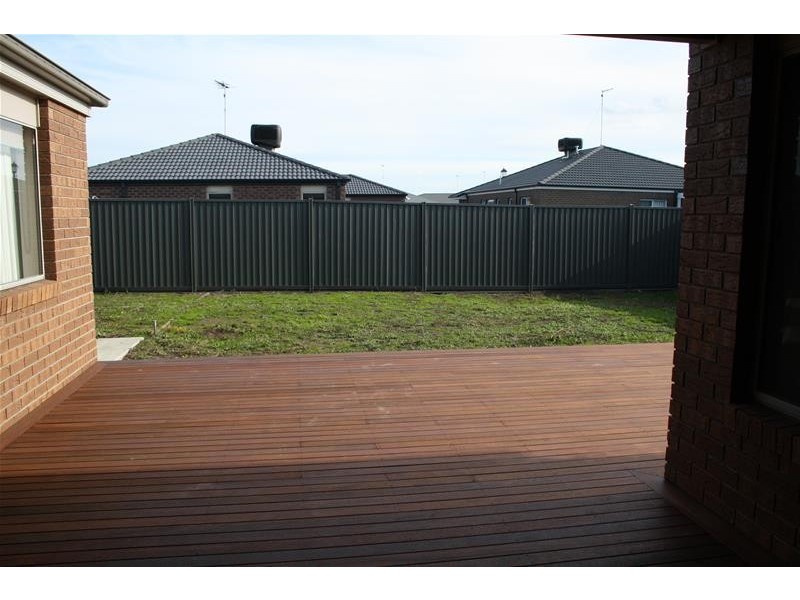 16 Bluebill Court, Lara VIC 3212