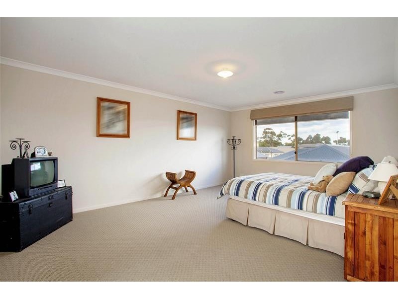 6 Barnong Way, Lara VIC 3212