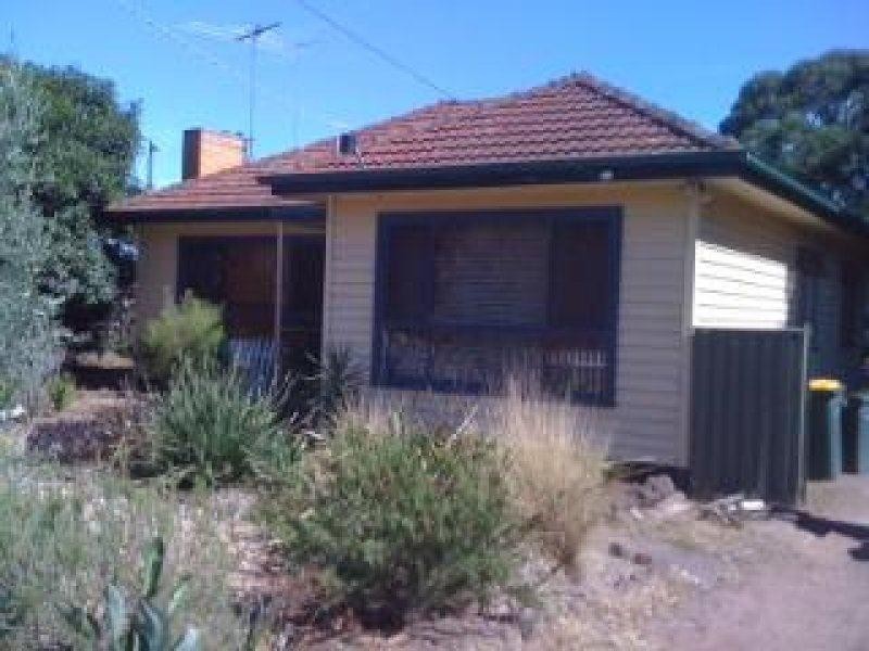 21 Swan, Lara VIC 3212