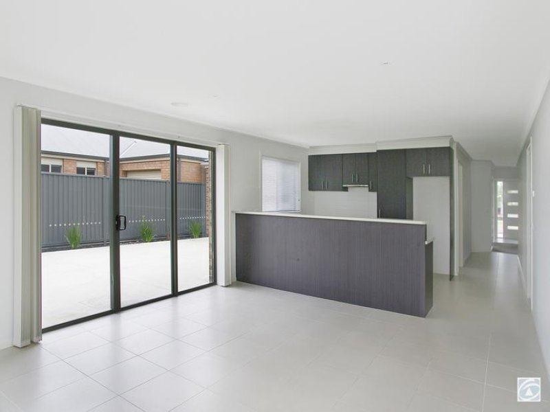6 Grebe Court, Lara VIC 3212
