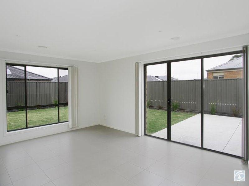 6 Grebe Court, Lara VIC 3212