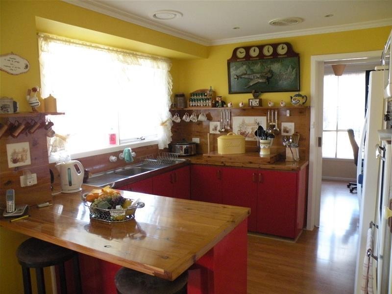 90-104 Manzeene Avenue, Lara VIC 3212