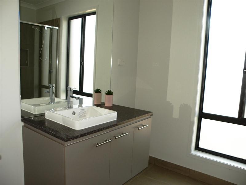 13 Carina Street, Lara VIC 3212