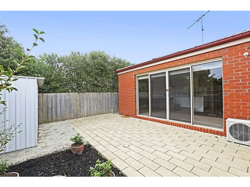 2/23 Flinders Avenue, Lara VIC 3212