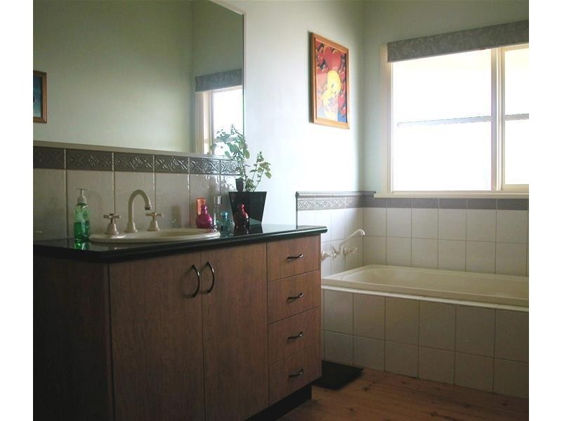 1/36 Curletts Road, Lara VIC 3212