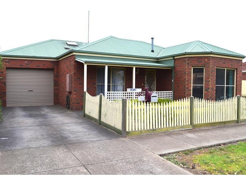 1A The Esperence, Lara VIC 3212