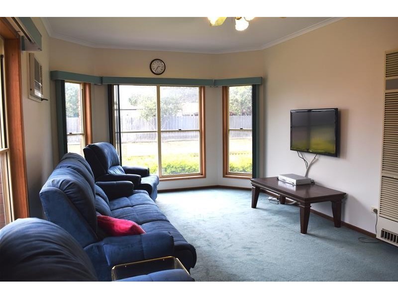 1A The Esperence, Lara VIC 3212