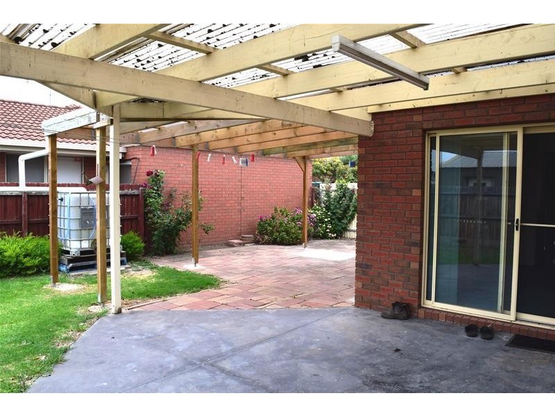 1A The Esperence, Lara VIC 3212