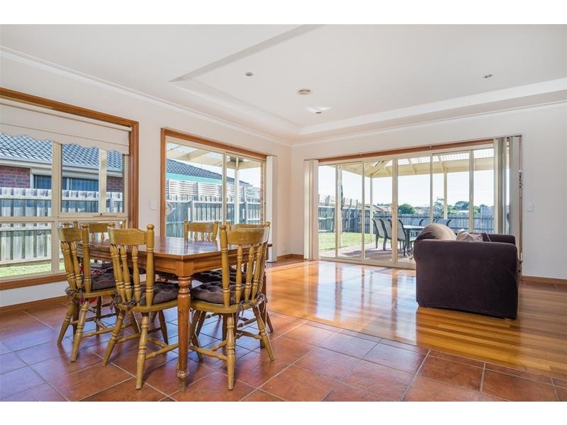 9 Country Gardens Drive, Lara VIC 3212