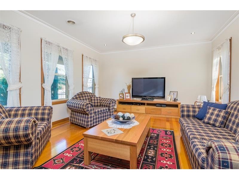 9 Country Gardens Drive, Lara VIC 3212