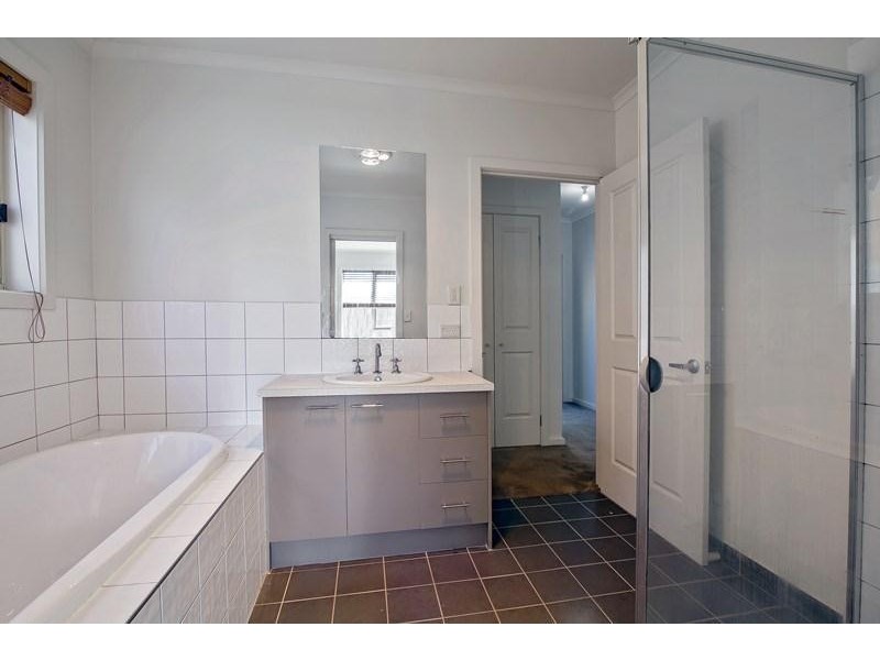 2/21 Alicia Street, Bell Park VIC 3215