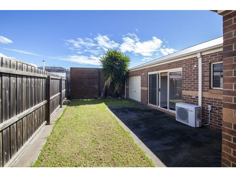 2/21 Alicia Street, Bell Park VIC 3215
