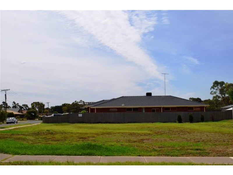 2-4 Martain Avenue, Lara VIC 3212