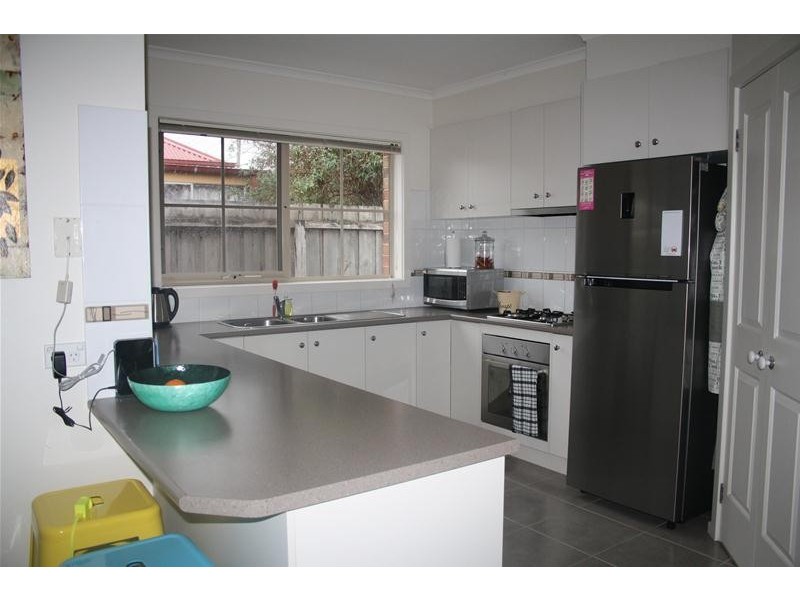 2/66 Forest Rd South, Lara VIC 3212