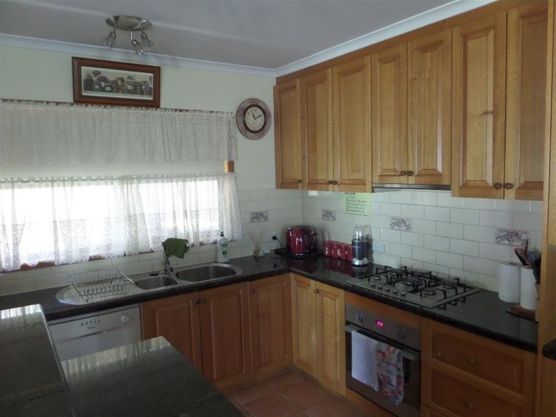 4 Mungari Crt, Lara VIC 3212