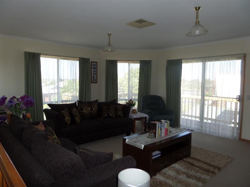 4 Mungari Crt, Lara VIC 3212