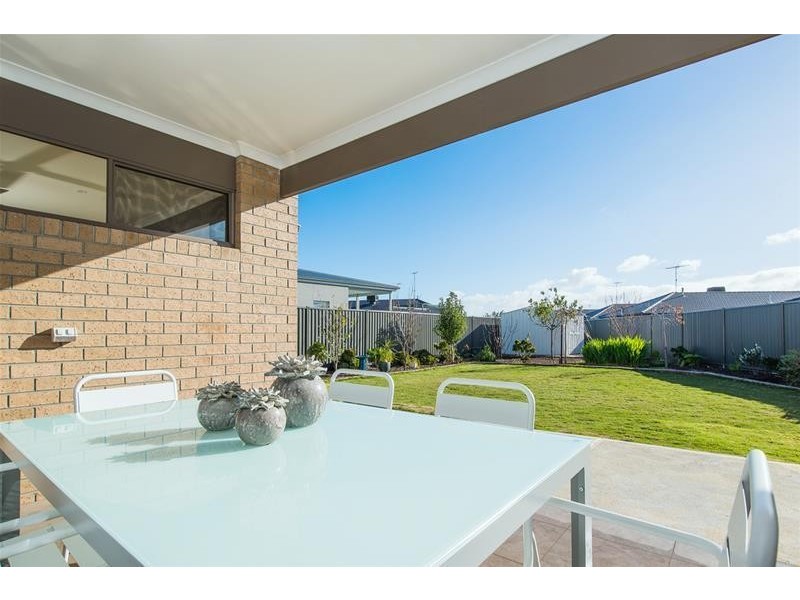 73-75 Westlakes Boulevard, Lara VIC 3212