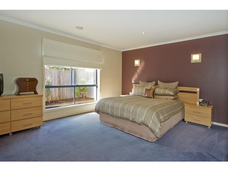 32 Country Gardens Drive, Lara VIC 3212