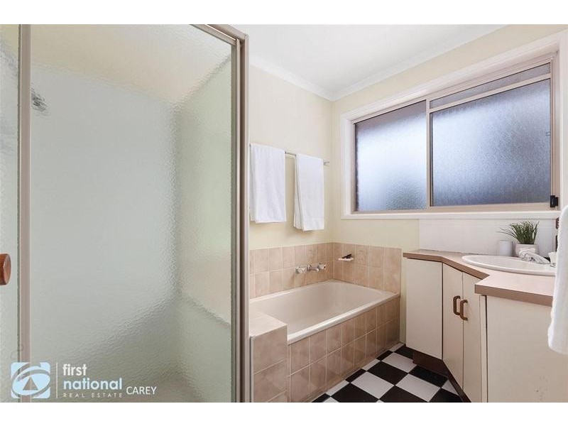 11 Kyema Drive, Lara VIC 3212