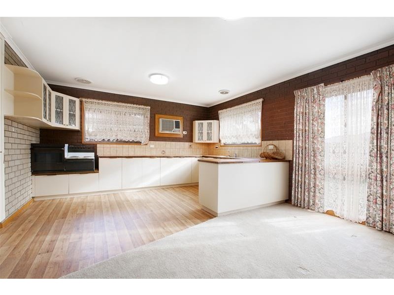 8 Cromwell Drive, Lara VIC 3212