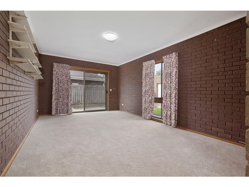 8 Cromwell Drive, Lara VIC 3212