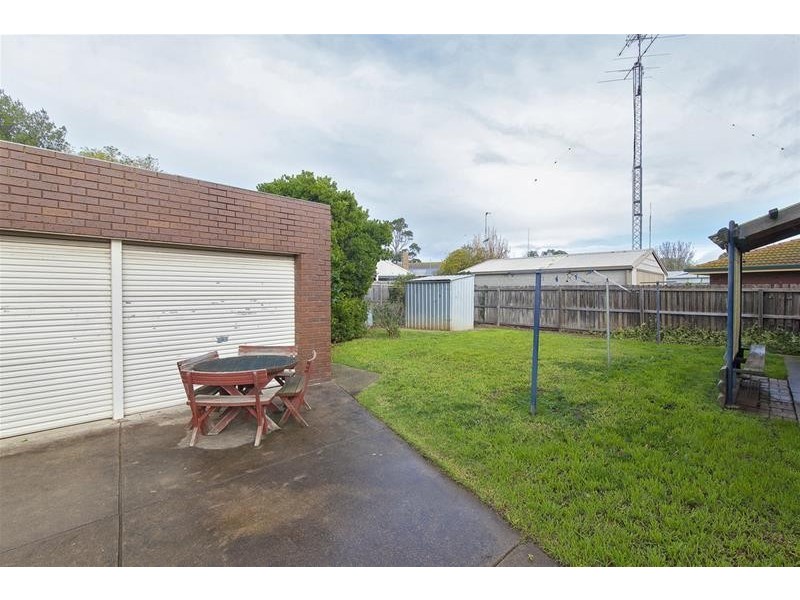 8 Cromwell Drive, Lara VIC 3212