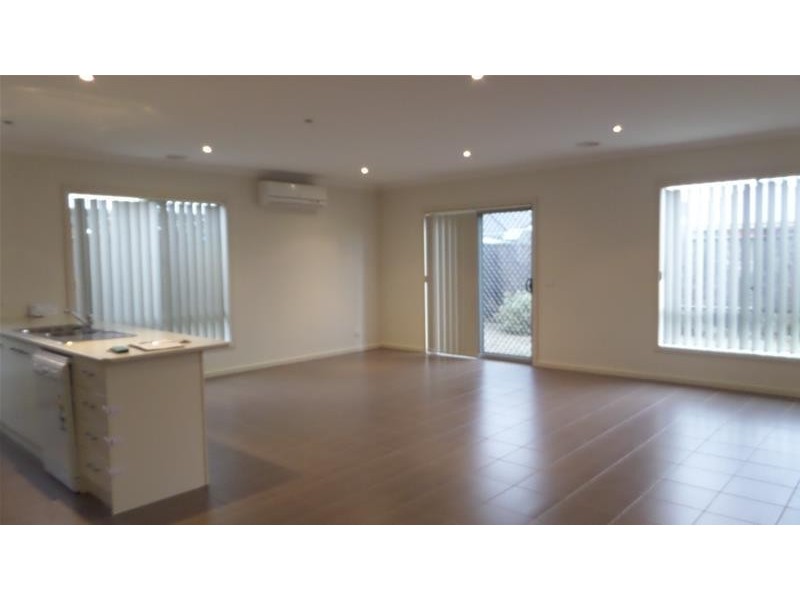 1/16 Raymond George Place, Lara VIC 3212