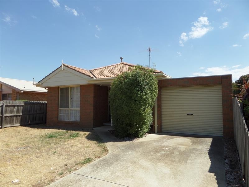 24 Richard Drive, Lara VIC 3212