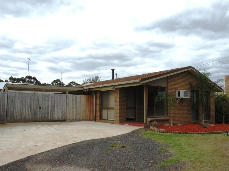 1 / 16 Benjamin Drive, Lara VIC 3212