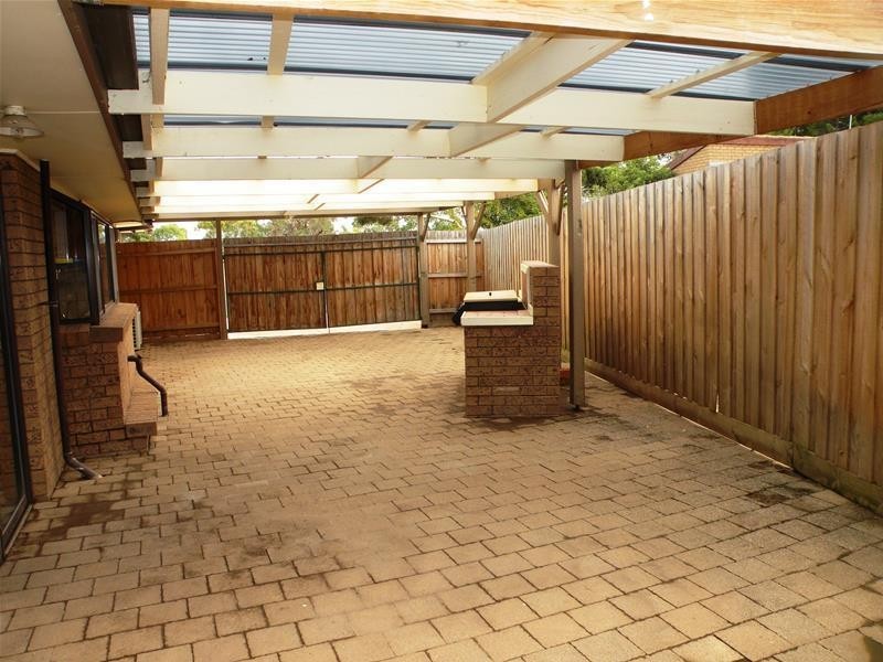 1 / 16 Benjamin Drive, Lara VIC 3212